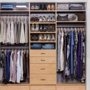 WELCOME TO MY CLOSET IF YOU SEE 
SOMETHING YOU LIKE 
MAKE ME A OFFER 
THANK YOU